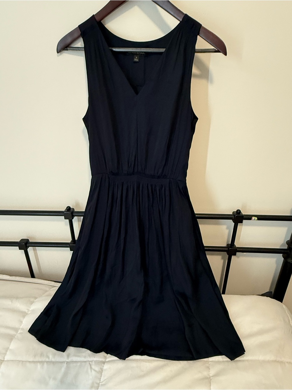 Banana Republic Sleeveless V-Neck Dress in Black